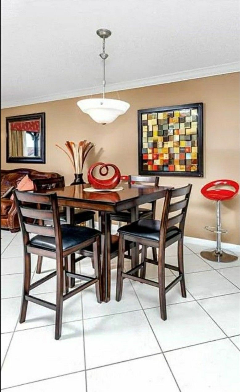 Dining Table Bar High with 4 chairs
