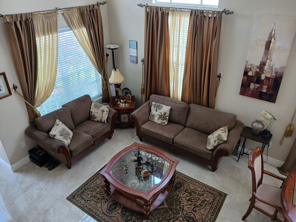 Bring Your Best Offer! Living Room set With Coffee Table And Side Table