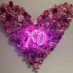 Flower Heart With Neon Pink XO Sign