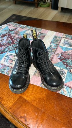 Size 9 Kid Docs/girls