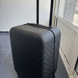 Louis Vuitton Luggage 