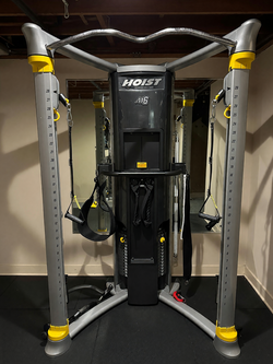 HOIST Mi6 Cable Machine in like new condition