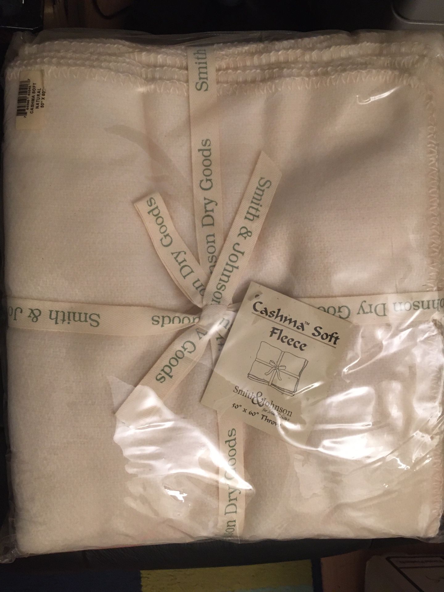 NEW Smith & Johnson Dry Goods Cashma Soft Fleece 50x60 Throw Blanket (Natural)