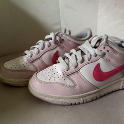 triple pink nike dunk lows  size 5y (fits women's 6.5-7)
