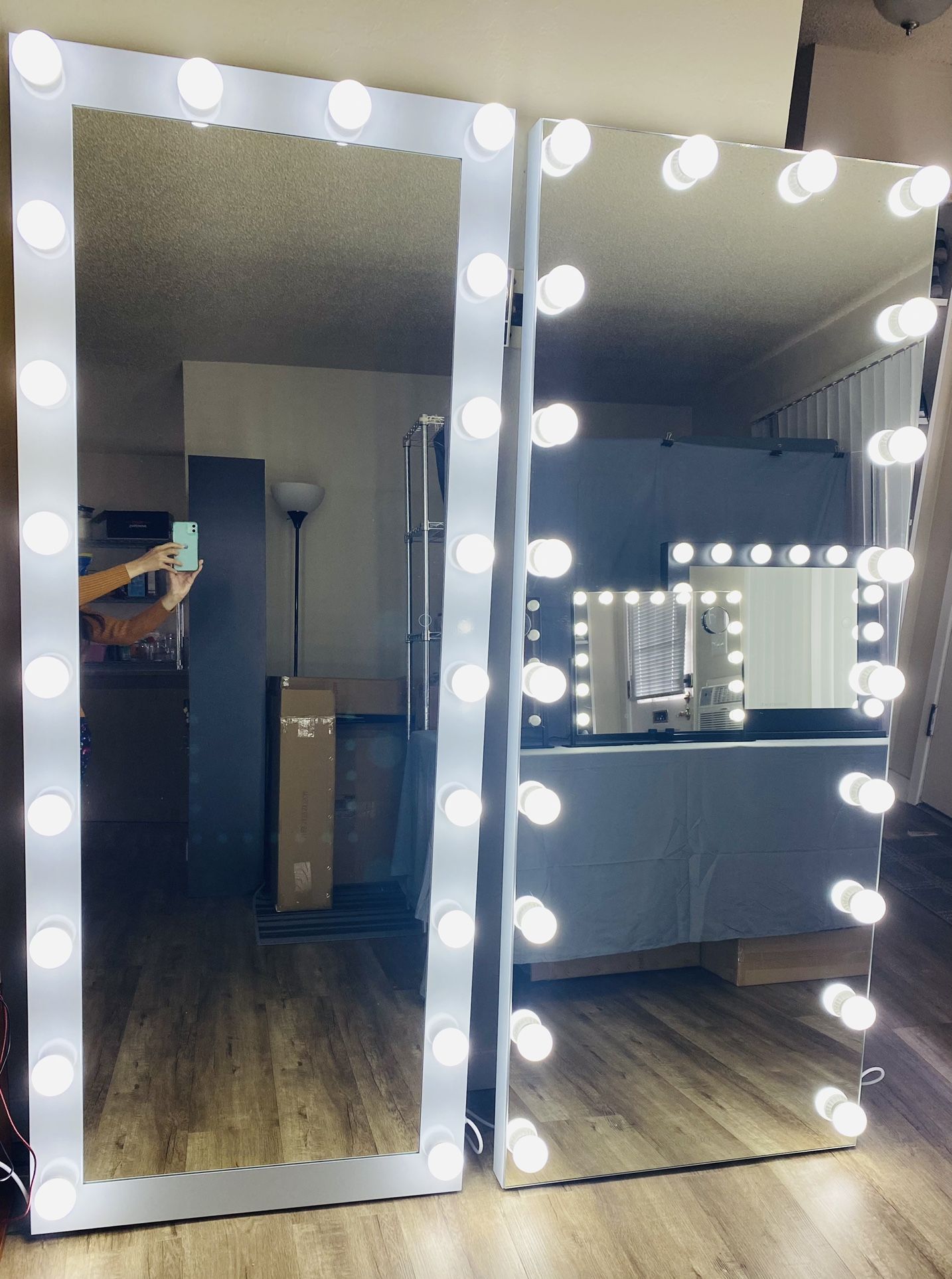 Brand new full Length floor vanity mirror With Touchscreen Control And Replaceable Led Light Bulbs 
