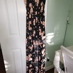 2 Dress In Size Xs And VS Bralets All For $18