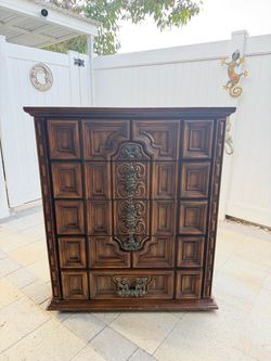Dresser