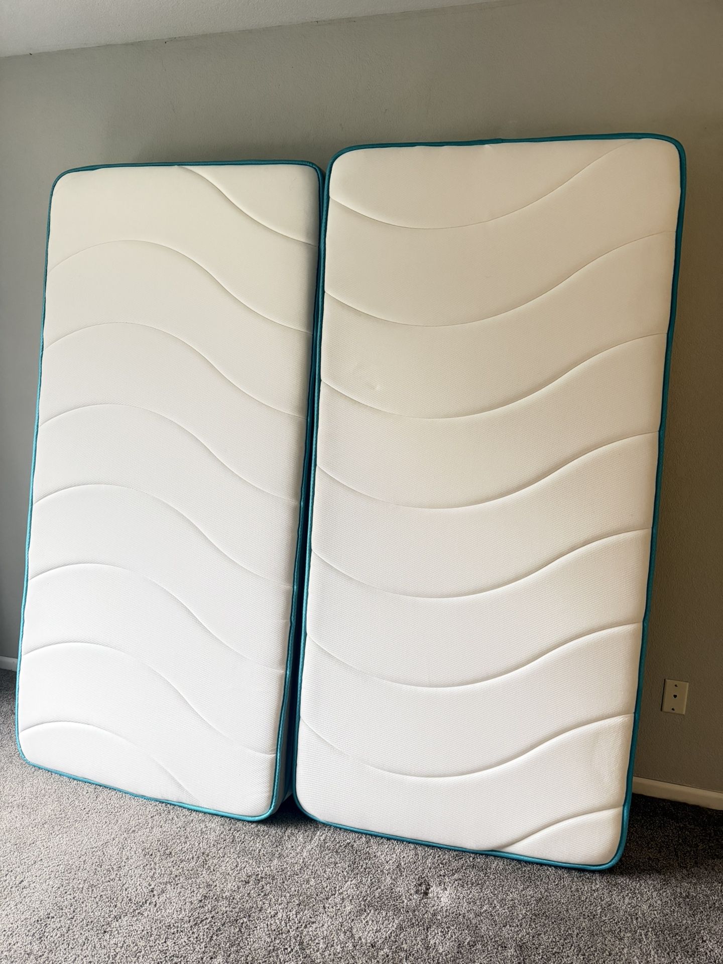 King Size Mattress/2 Twin Xl WITH Box Springs And Covers