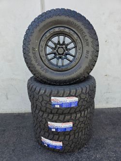 17" LOCK  Krawler rims w/ 35" Tires