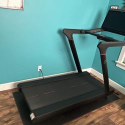 Peloton tread $800