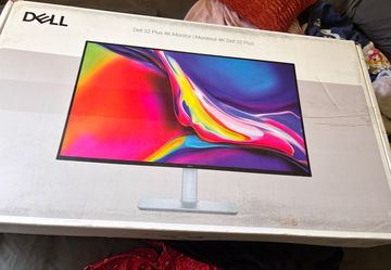 32” DELL 4k+ Monitor
