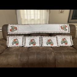 Fall/thanksgiving Placemats And Runner