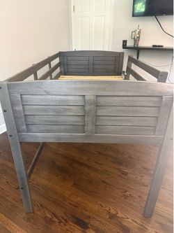 Kids lofted twin bed