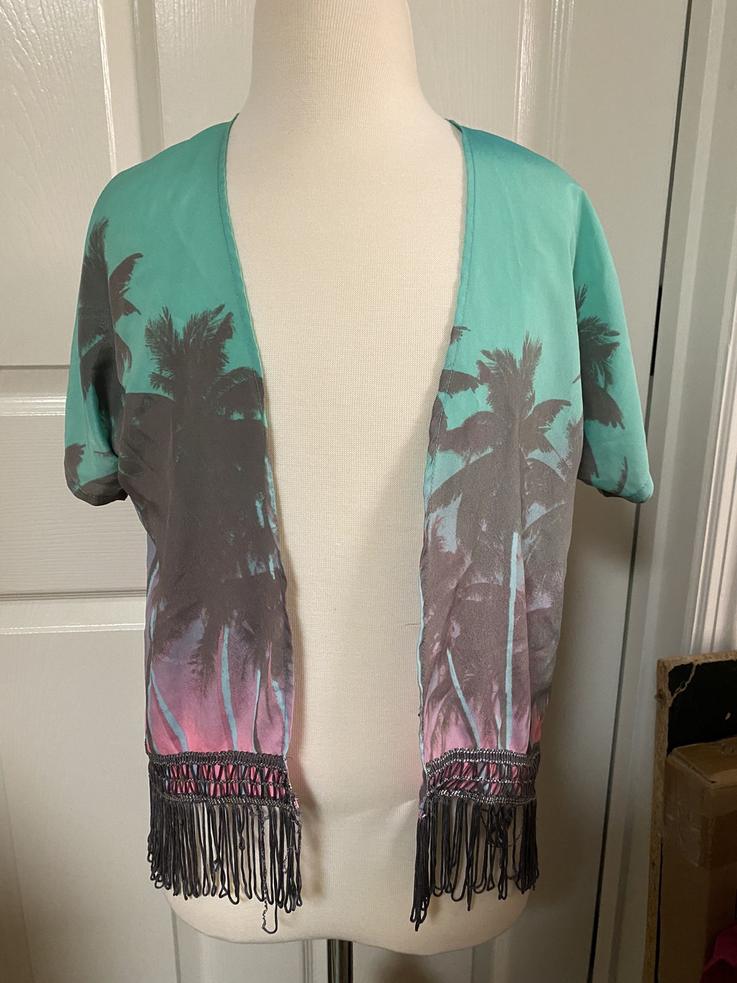 Route 66 girl’s soft thin shrug size 7/8 palm trees fringe teal pink