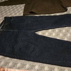 Men's "Levi" jeans 44x30 Dark Wash, 550& Men's "Old Navy" Brown Pullover, XXL 