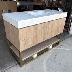 Bathroom Counter/sink