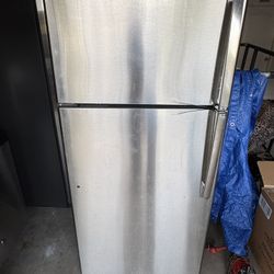 Stainless Steel 15.5 Cubic Feet Top Freezer Refrigerator 
