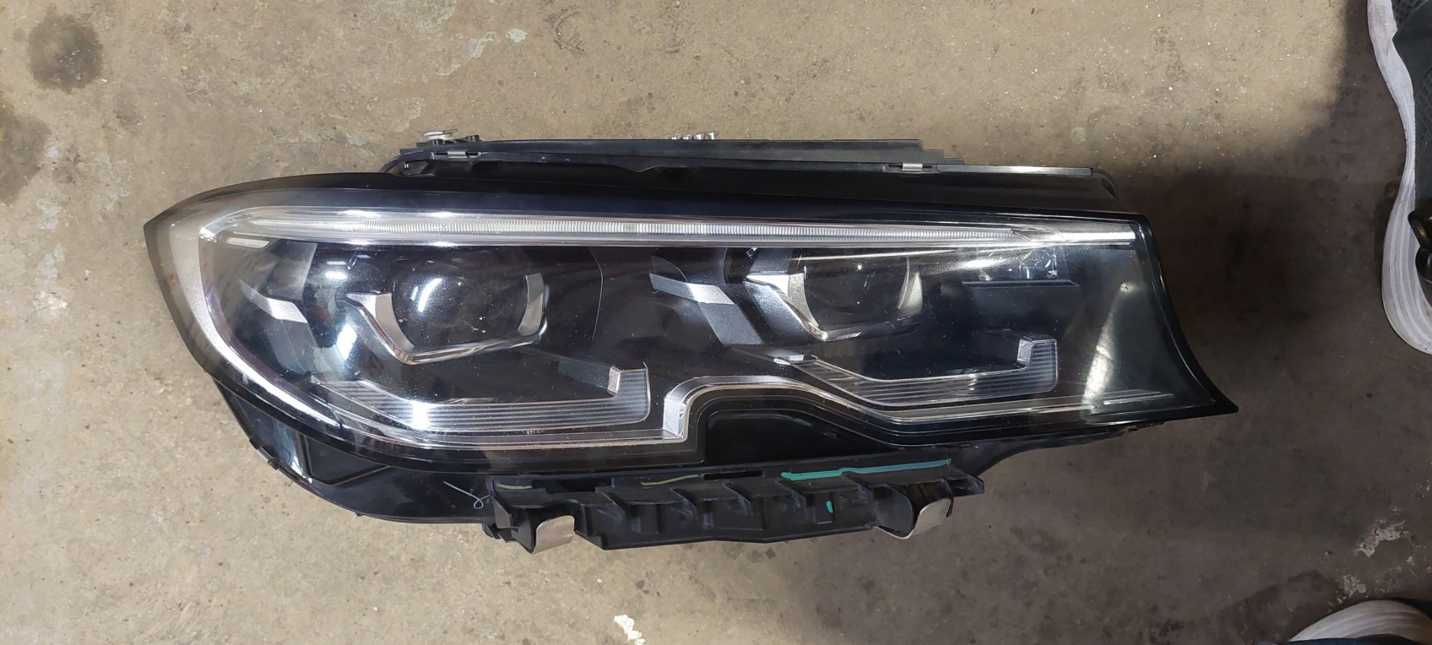 2020 Bmw 330i headlights With Tabs
