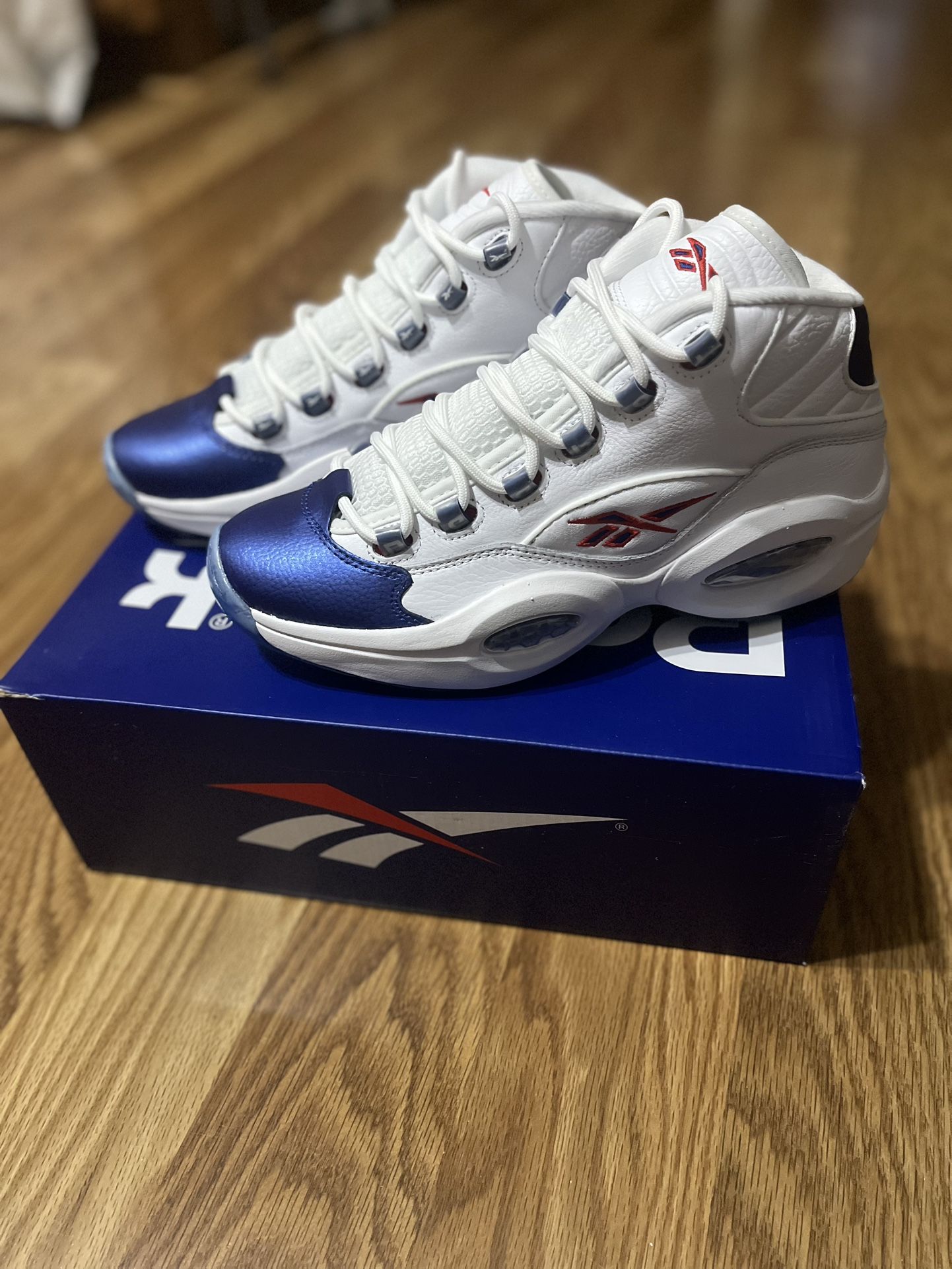 Reebok Question Mid - Men’s Size 9 - White/Pearlized Navy/Red