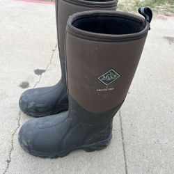 Muck boots brand new 10 1/2