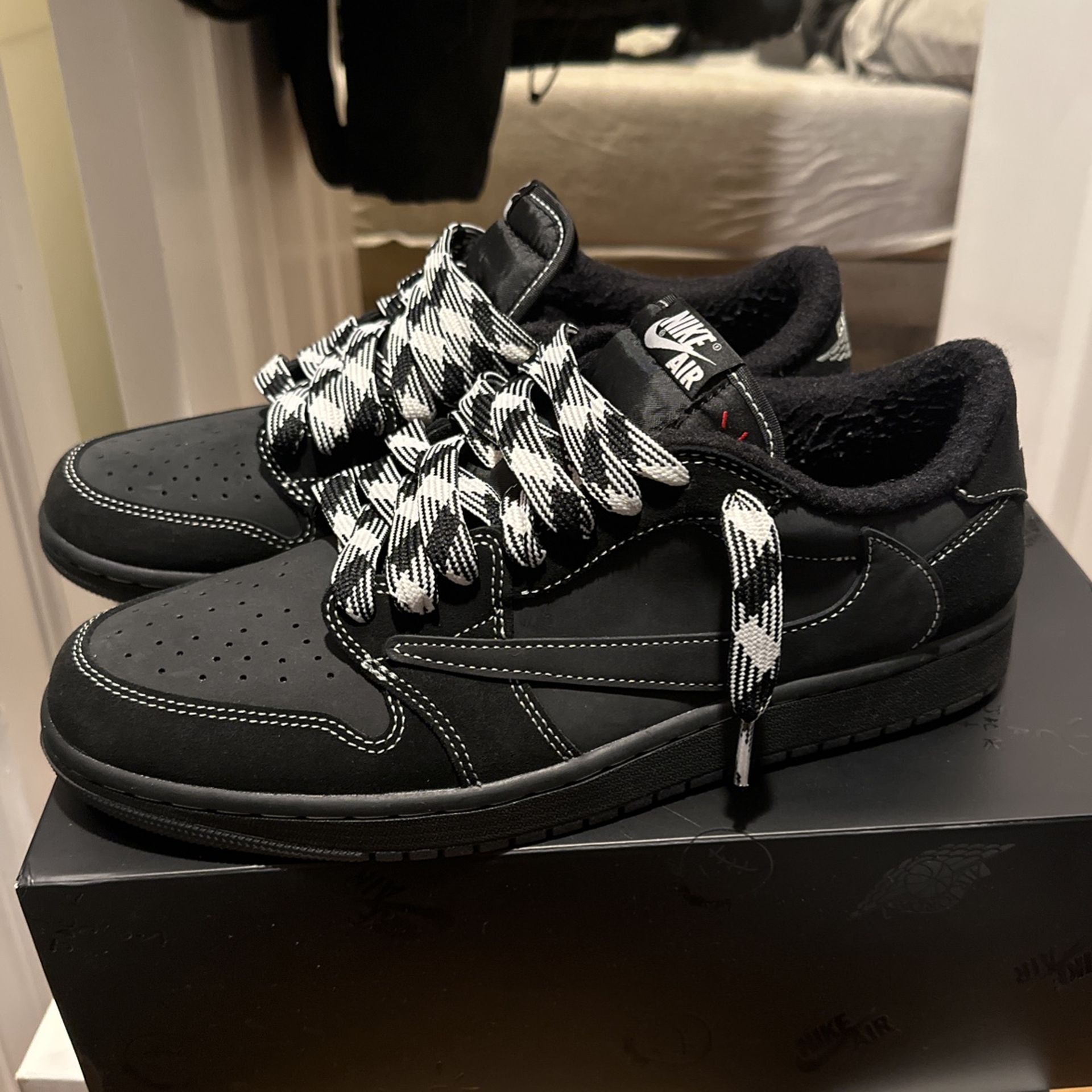 Travis Scott 1 Phantom