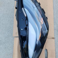 2023 Tesla Model 3 RIGHT Headlamp.