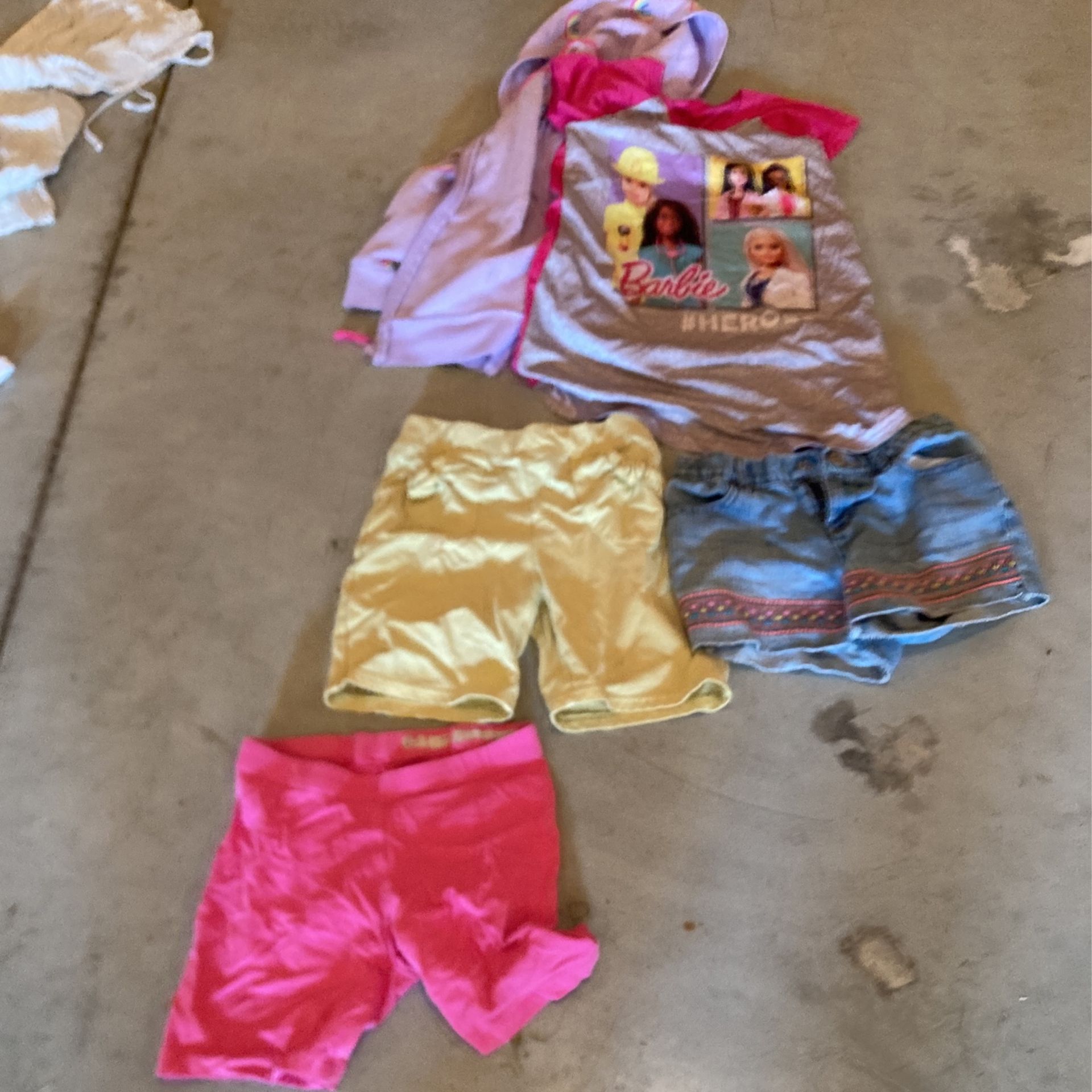 Size Small/ 6 Clothing