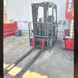 Forklift warehouse 2019