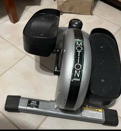 Elliptical UNDER DESK GOOD CONDITION. CROSS STREETS, 83RD AVE. NORTH OF INDIAN SCHOOL ROAD SERIOUS INQUIRIES ONLY.