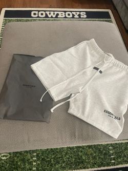 Essential shorts size medium