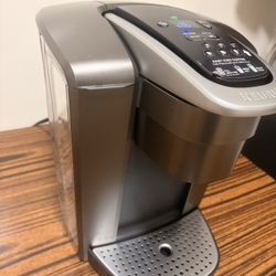 Selling My Coffee Brewer!! :) Keurig K-Elite Single Serve 