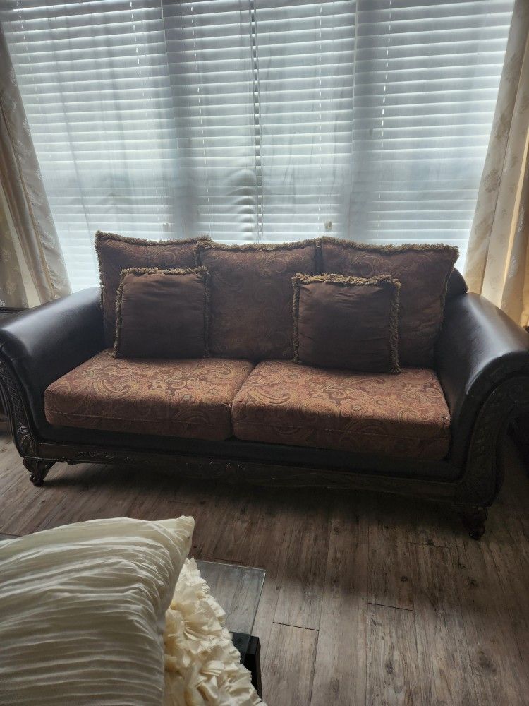 Matching Sofa, Loveseat and Chaise