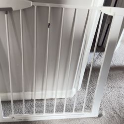 Munchkin Door Baby Gate