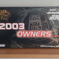 2003 Penske Racing Team Caliber 1:24 Diecast Owners Series CAR