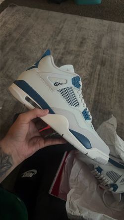 Air Jordan 4 Retro Military Blue