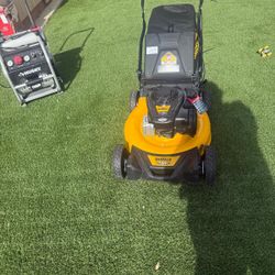 Dewalt 21 in. 150cc Briggs and Stratton 625ex Engine Rear Wheel Drive 2-in-1 Gas Self Propelled Walk Behind Lawn Mower