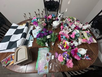 Alice in wonderland party decor