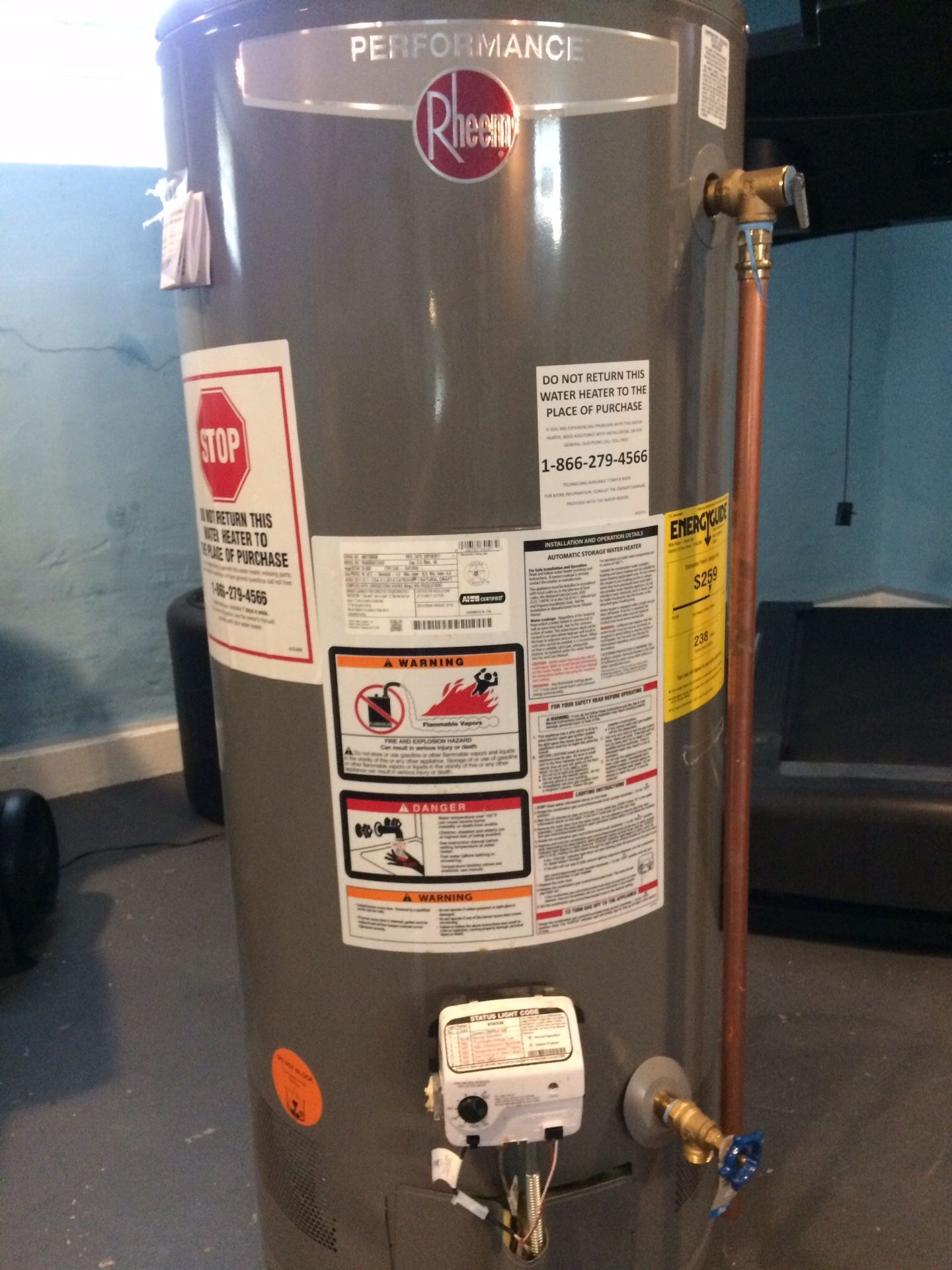 40 gallon gas hot water tank for Sale in Elyria, OH OfferUp