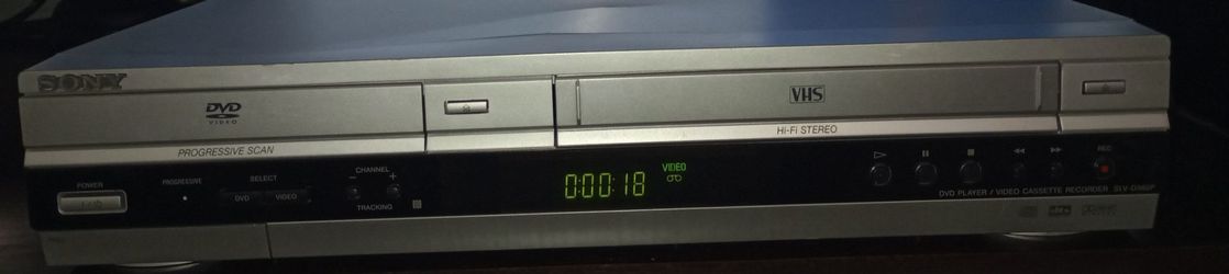 SONY VCR/DVD COMBO PLAYER (DVD TRAY DON'T OPEN)