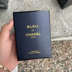 Men’s And Women’s Fragrances