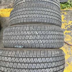 225 65 17 Bridgestone Tires Con 80% de Vida Las 4tires