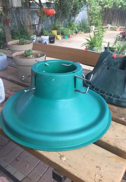 Xmas tree Stand $2.00 cada uno