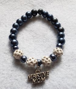 Women's handmade stretch bracelet