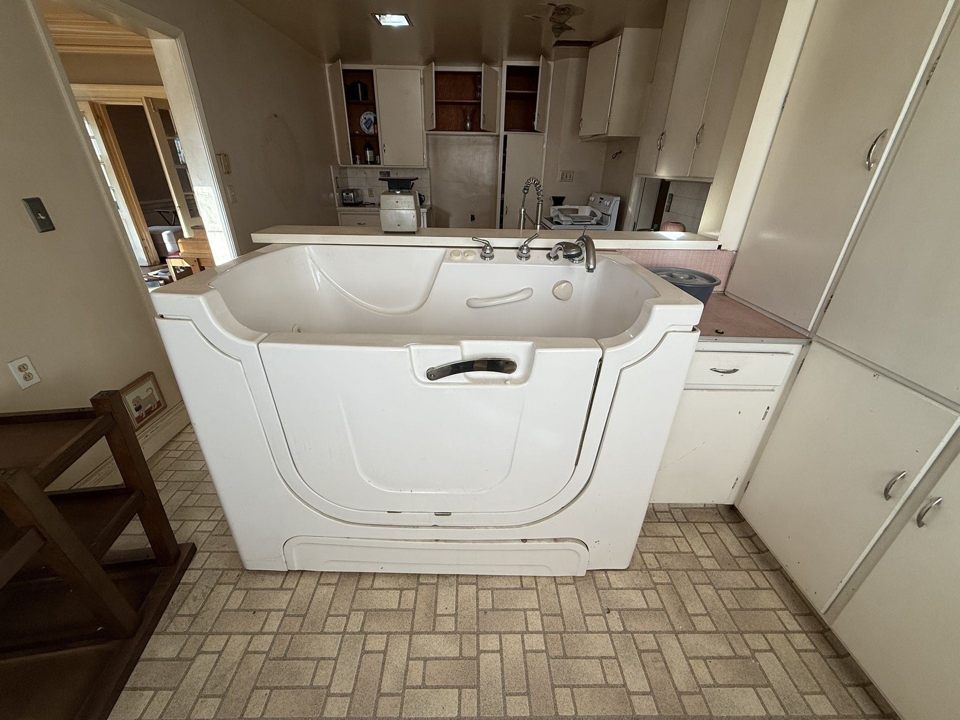 Walk In Tub For Sell