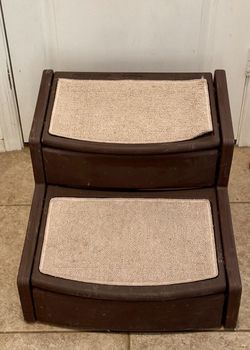 Free Carpeted Pet Stairs