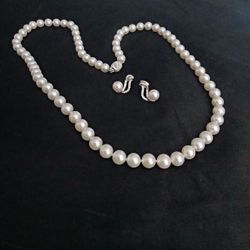 Beautiful Pearl Earrings & Necklace 