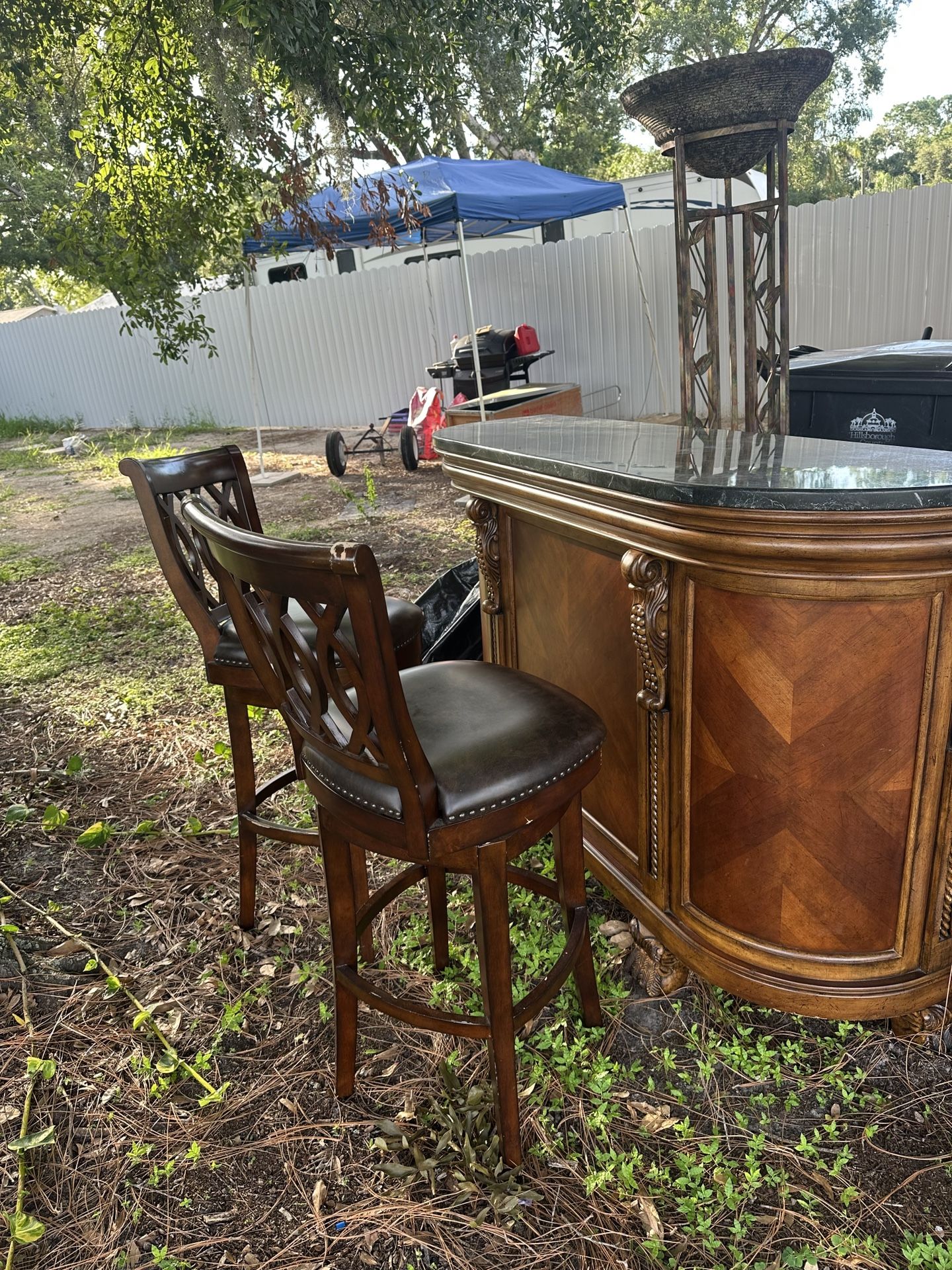 Bar With Two Stools