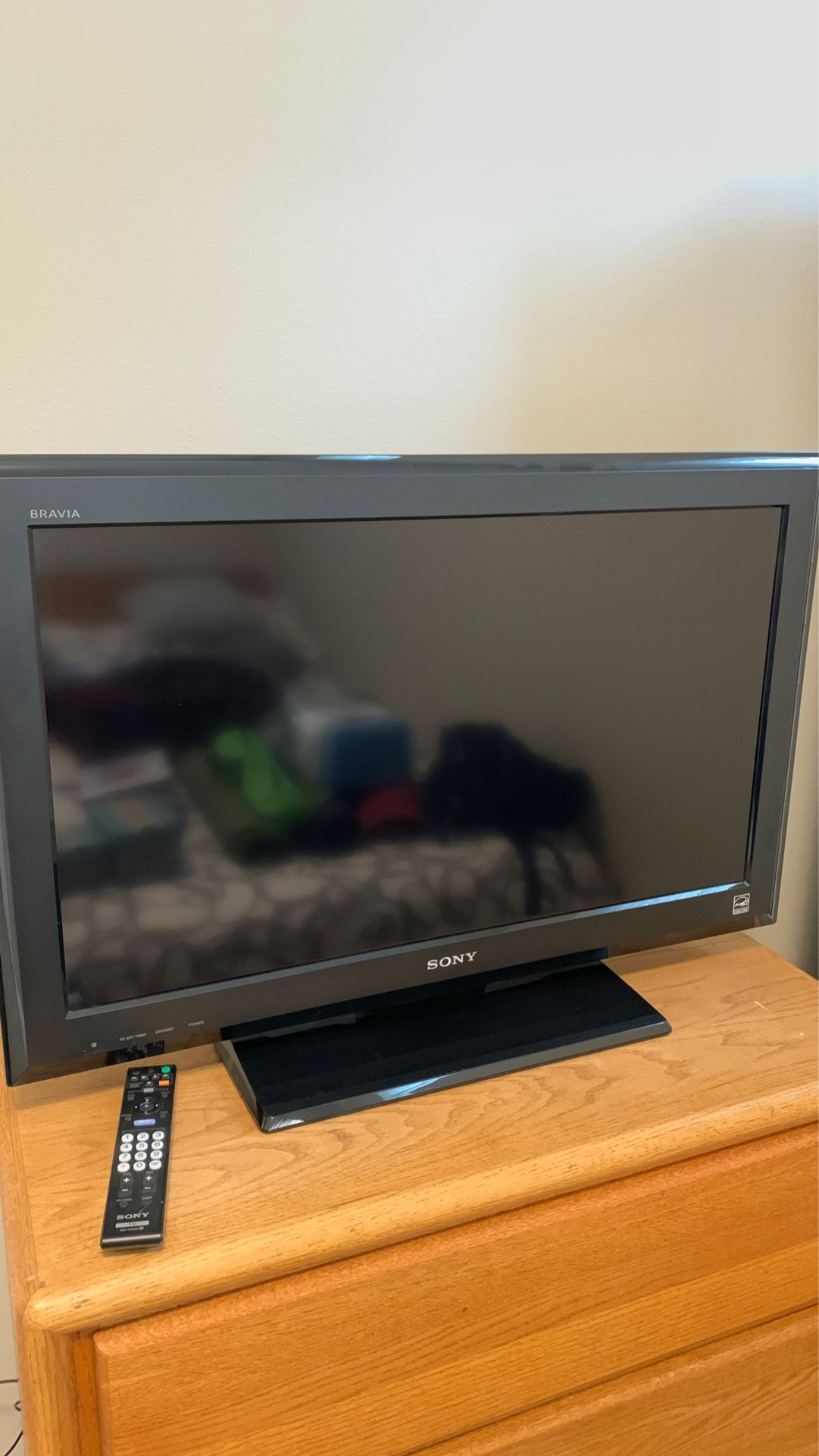 32 Inch Sony Bravia LCD TV w/ Remote