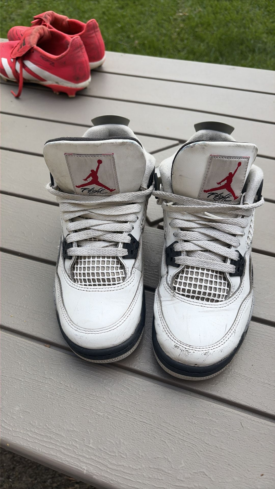 Jordan retro 4 white cement 5y