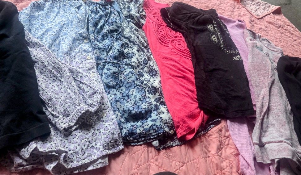 Bundle Of 10 Blouses 👚 SIZE LARGE